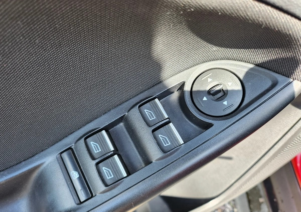 Ford Focus cena 36900 przebieg: 117900, rok produkcji 2016 z Piła małe 466